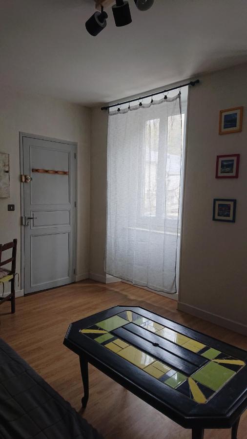 Appartement Dans Ancienne Maison Pyreneenne. Cadéac Exteriör bild
